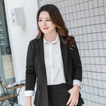 HÀ NGỌC HUYỀN is swapping clothes online from 