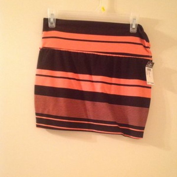Salmon/Black Skirt is being swapped online for free