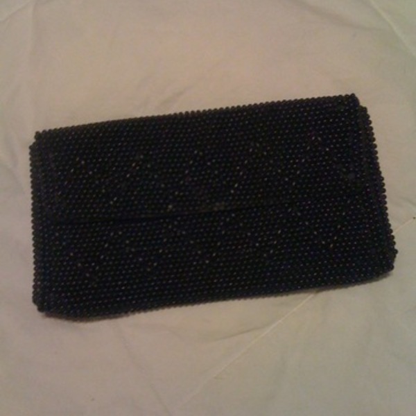 Beaded clutch is being swapped online for free