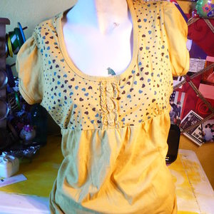 Yellow Baby Doll Hearts Shirt XL is being swapped online for free