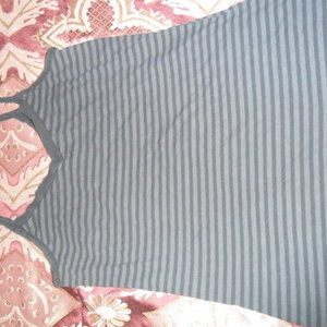 Black and grey tank size:xl 15/17 is being swapped online for free