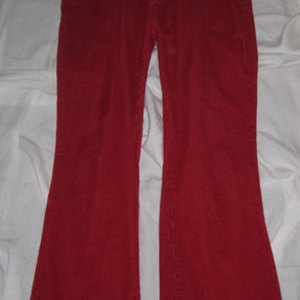 Red Corduroy Pants (M) is being swapped online for free
