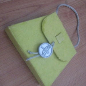 green accesory box is being swapped online for free
