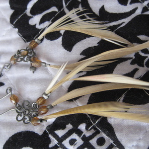vintage earrings is being swapped online for free