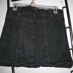 Kids mini-skirt size 14 is being swapped online for free