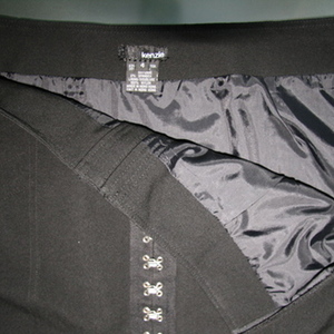 Hook & eye-accented skirt is being swapped online for free