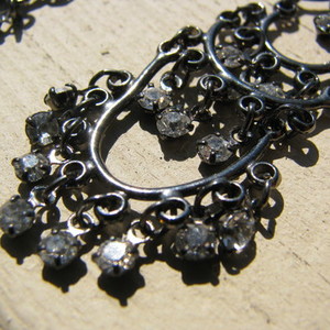 Rhinestone Dangle Earrings is being swapped online for free