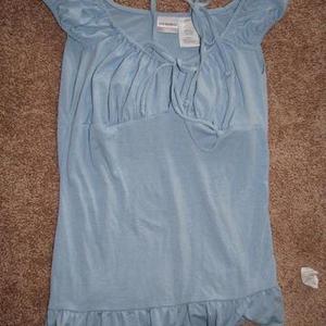 Blue shirt is being swapped online for free