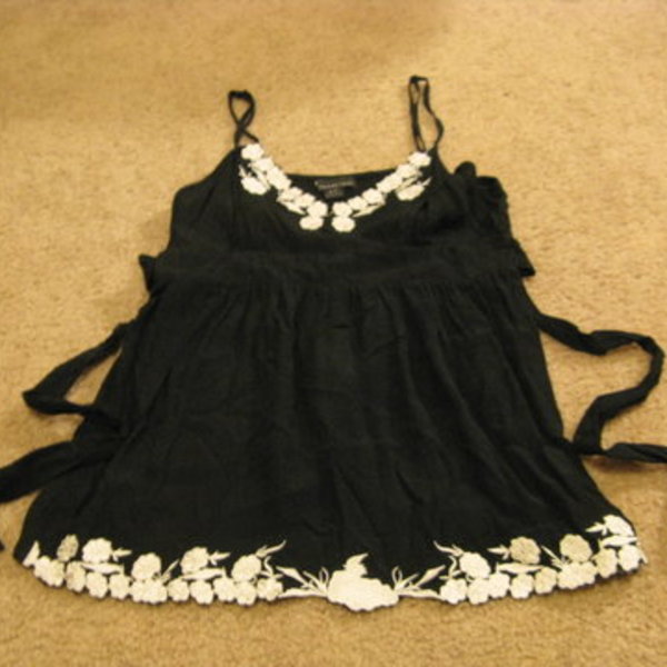 forever 21 floral black babydoll top small is being swapped online for free
