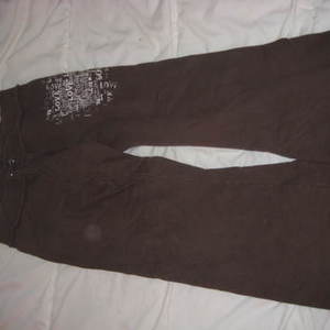Brown Sweat Pants is being swapped online for free