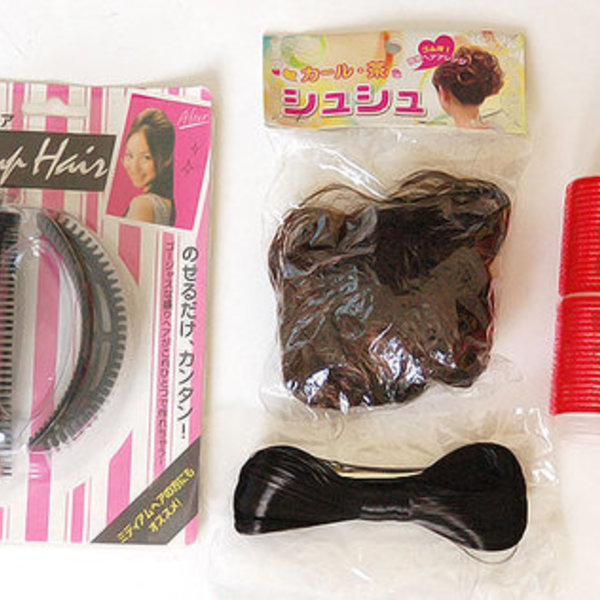 Lots of hair products, cele-up, curler,ribbon clip,wig hair scrunchies is being swapped online for free