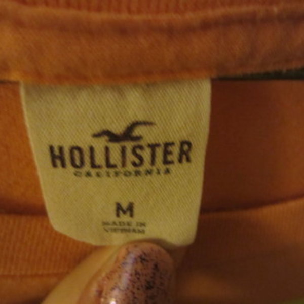 Orange Hollister Tee Shirt is being swapped online for free