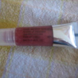 Body Shop hi shine Lip gloss  is being swapped online for free