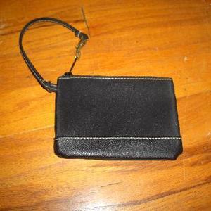 black wristlette is being swapped online for free