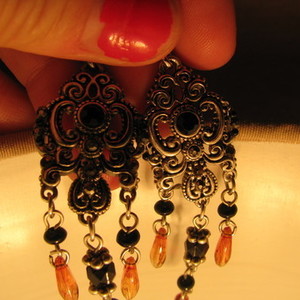Pewter earrings is being swapped online for free