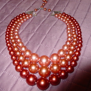 Vintage pink faux pearls is being swapped online for free