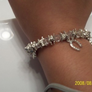 Horseshoe and clover bracelet is being swapped online for free