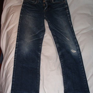 Calvin Klein broken-in jeans 3 is being swapped online for free