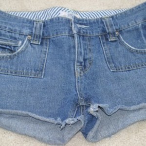 SO "cutoff" shorts is being swapped online for free