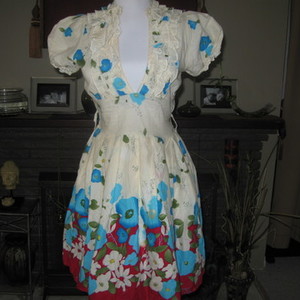 cute vintage-y floral dress is being swapped online for free