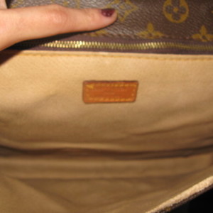 replica LV large portfolio is being swapped online for free