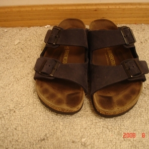 Blue Birkenstock Hippy is being swapped online for free