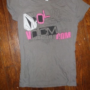 volcom shirt is being swapped online for free