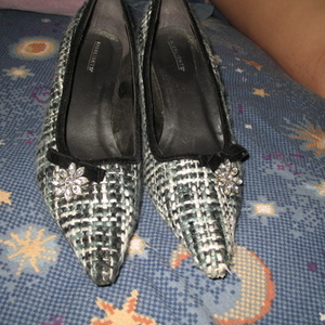 Highlights High Heels size 8 is being swapped online for free