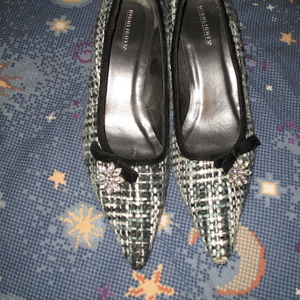 Highlights High Heels size 8 is being swapped online for free