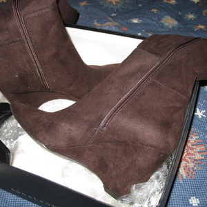 Apostrophe Brown Boots 7.5 is being swapped online for free