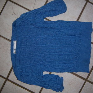 --HOLD---SMALL knit sweater OFF-SHOULDER Wide shoulder is being swapped online for free