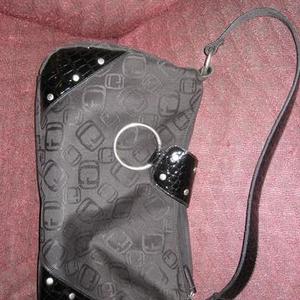 Black purse is being swapped online for free