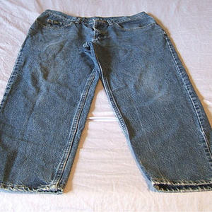 Mens Lee Jeans 32X30 is being swapped online for free