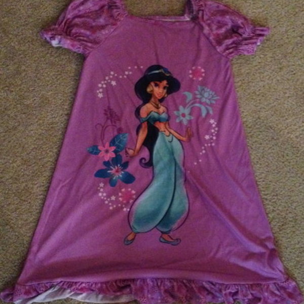 Jasmine Night Gown is being swapped online for free