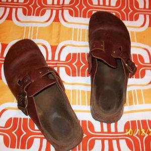 AE leather slides is being swapped online for free