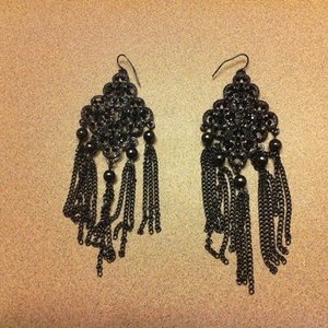 Long Black Earrings is being swapped online for free