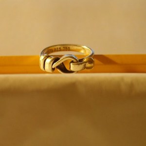 Tiffany's Ring is being swapped online for free