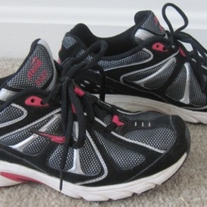 Avia 5507 Sneakers - 6 is being swapped online for free