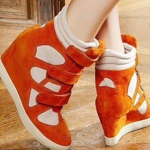 wedge trainers new size 6/7 uk is being swapped online for free