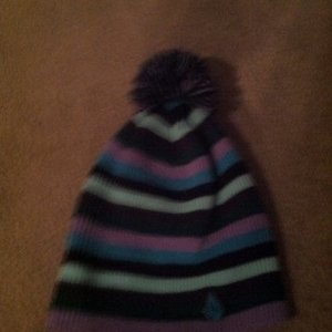 volcom beanie is being swapped online for free