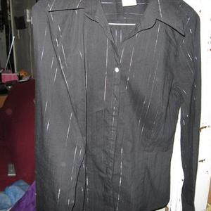 Black button down sz l is being swapped online for free