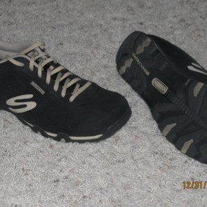 Sketchers Black 8.5 is being swapped online for free