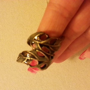 feather ring is being swapped online for free