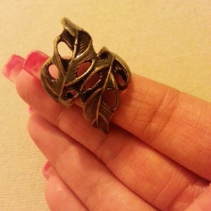 feather ring is being swapped online for free