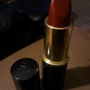 Jezebel Lancome Lipstick is being swapped online for free