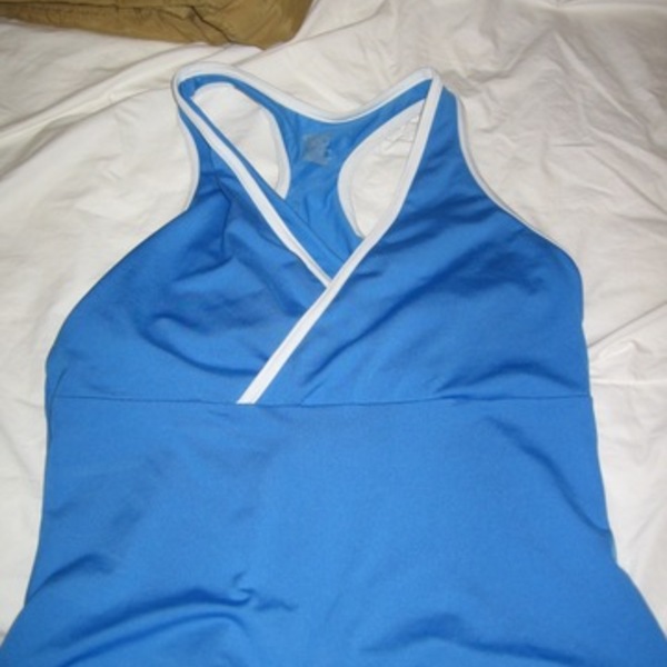 Athletic Works Athletic Top - Medium is being swapped online for free