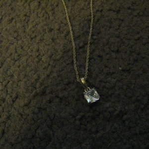 gold single stone necklace is being swapped online for free