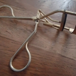 Revelon Eyelid Curler is being swapped online for free