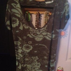 Tillys top is being swapped online for free