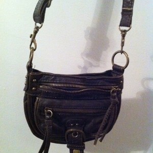 Aldo side sling purse is being swapped online for free